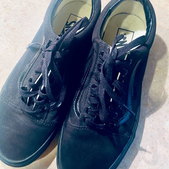 Vans Mens shoes worn once inside to try on. Didn’t fit properly. - Picture 2 of 3